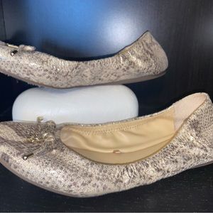 Vince Camuto Gold crocodile print ballet flats, size 9